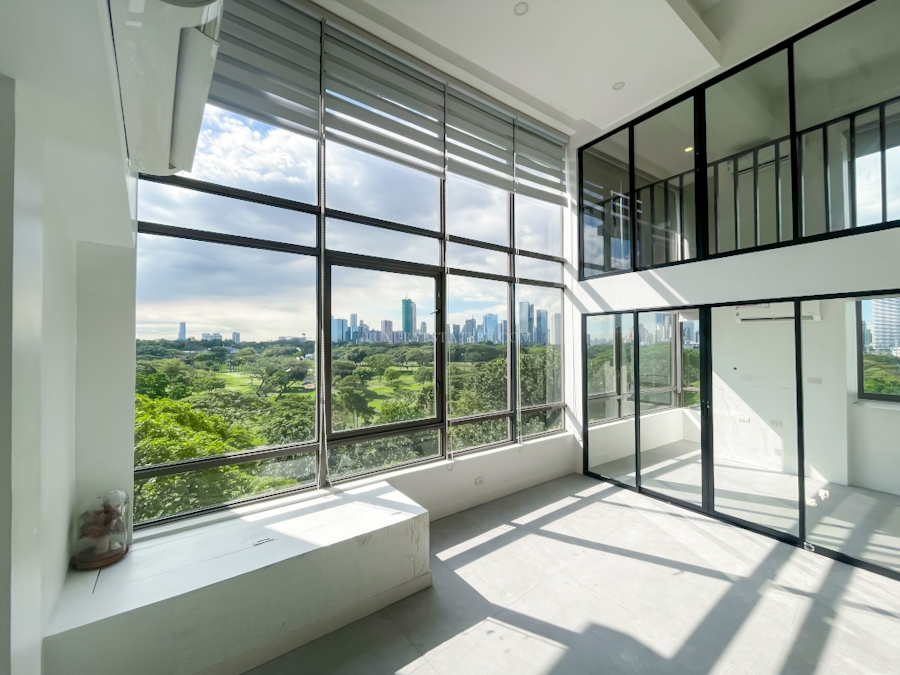 Light-filled loft in Bonifacio Global City Metro Manila
