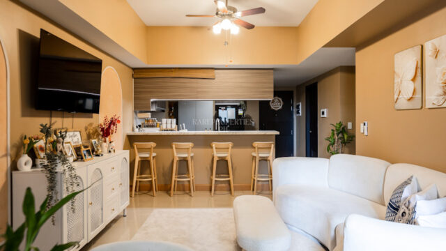 park mckinley west 2br living