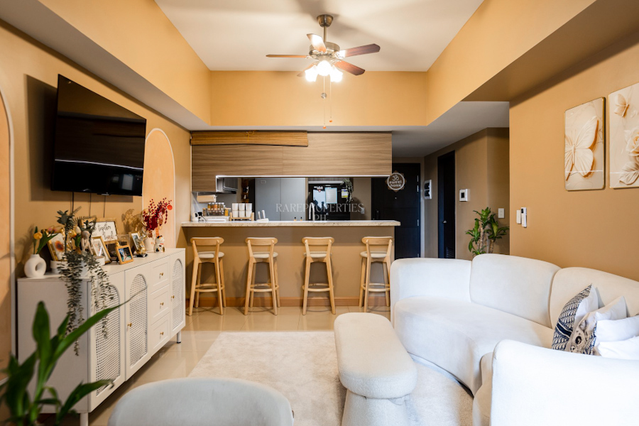 park mckinley west 2br living