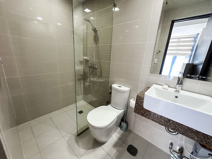 d61c2444 2703 4738 b168 780b526c67bc copy.jpg