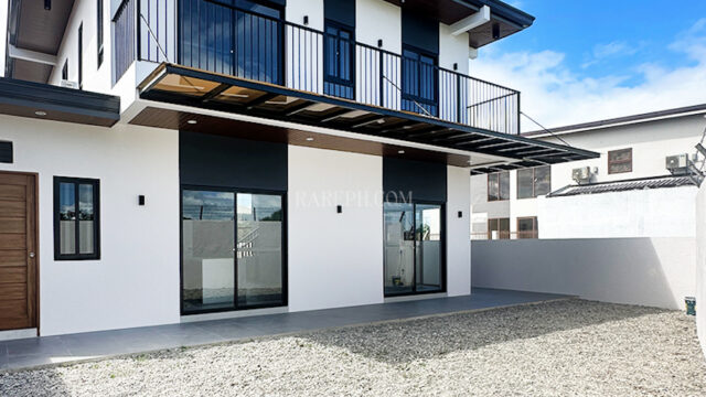 jubilation south house for sale the tropical backyard