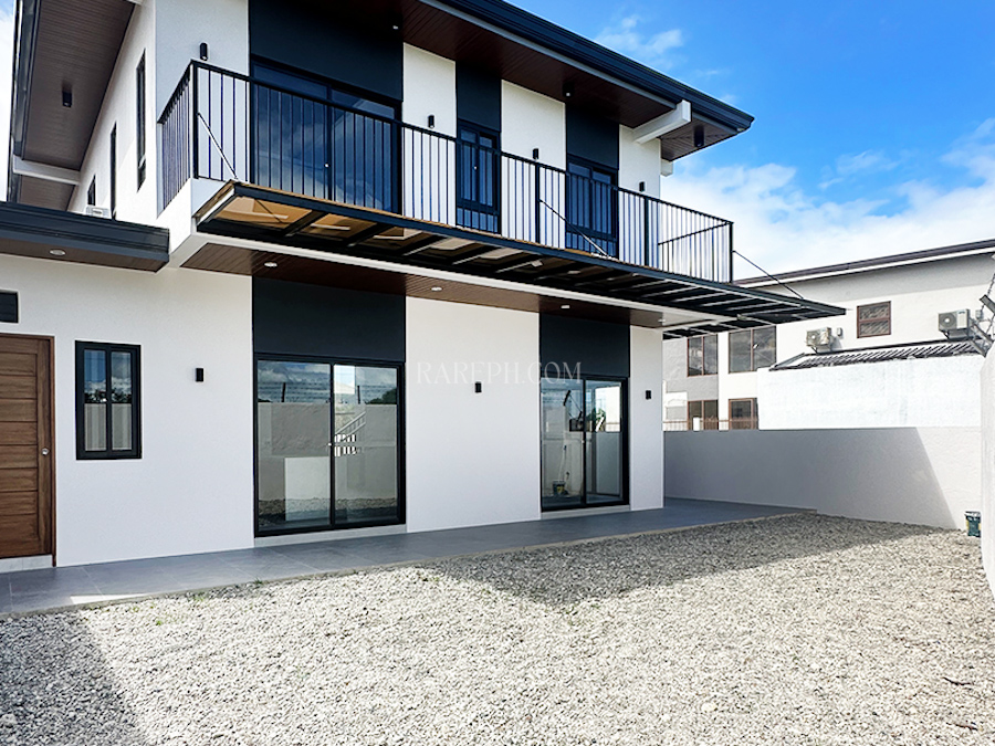 jubilation south house for sale the tropical backyard