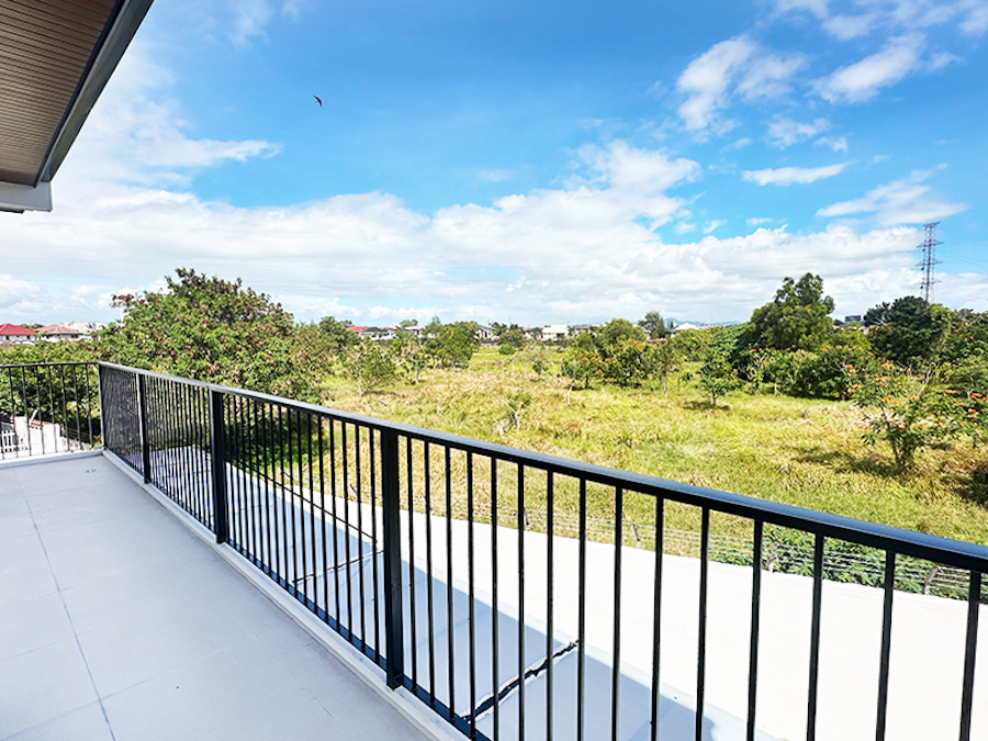 jubilation south house for sale the tropical balcony 4