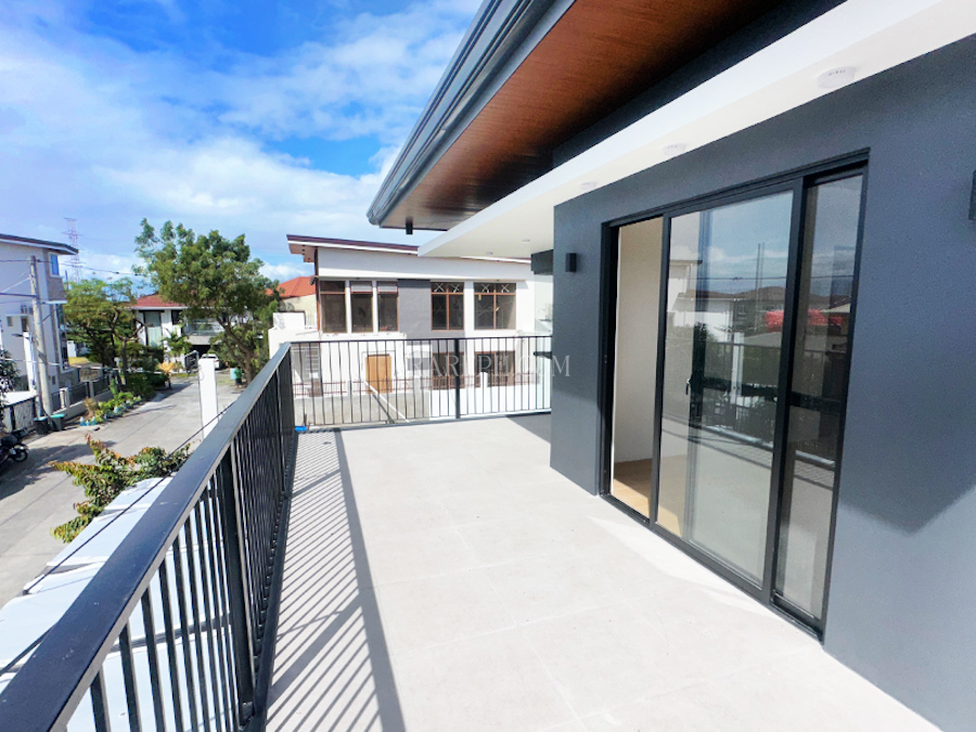 jubilation south house for sale the tropical balcony