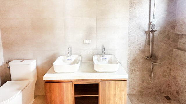 jubilation south house for sale the tropical batjroom