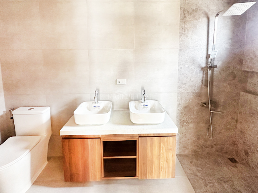 jubilation south house for sale the tropical batjroom