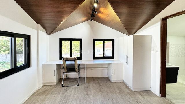 south forbes villas house for sale attic room 2