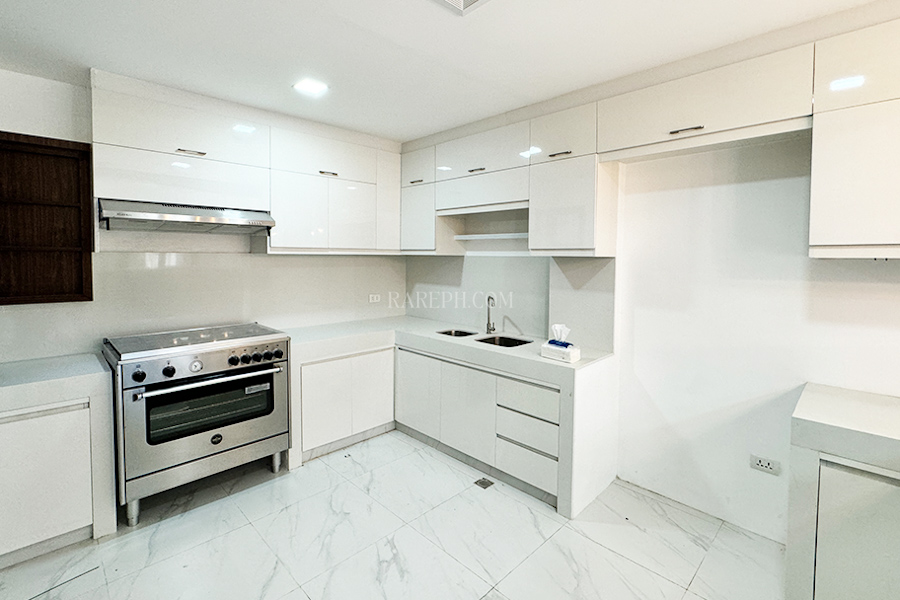 south forbes villas house for sale kitchen 2