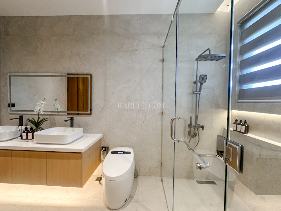 phuket mansions master bathroom third level 3rd floor with sauna