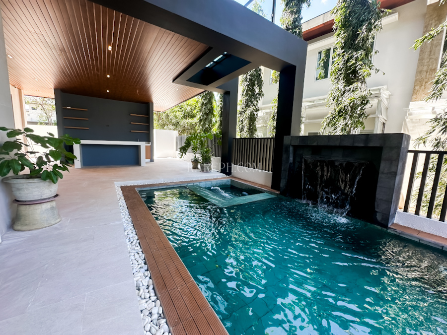 phuket mansions pool area and lanai