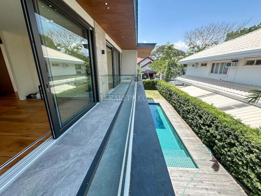 aav bunga mbr balcony