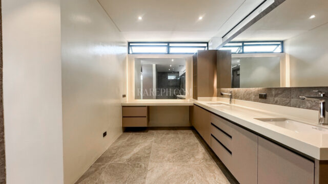 aav bunga master bath his & hers