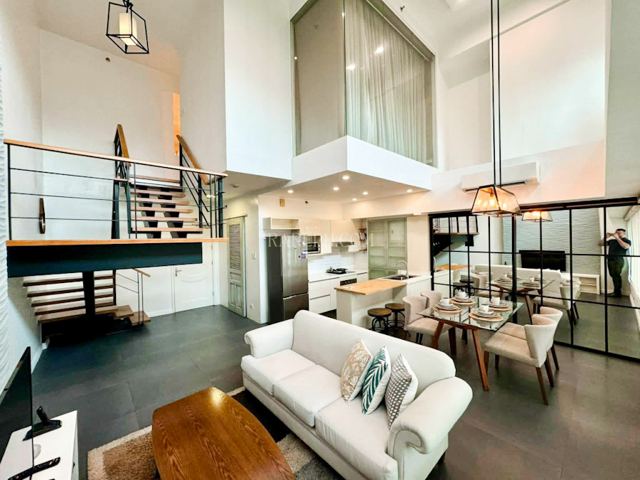 One Rockwell East Tower 2BR (9th Floor)