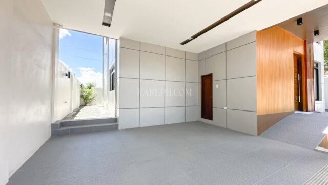 la residencia de sta. rosa palma garage w: storage