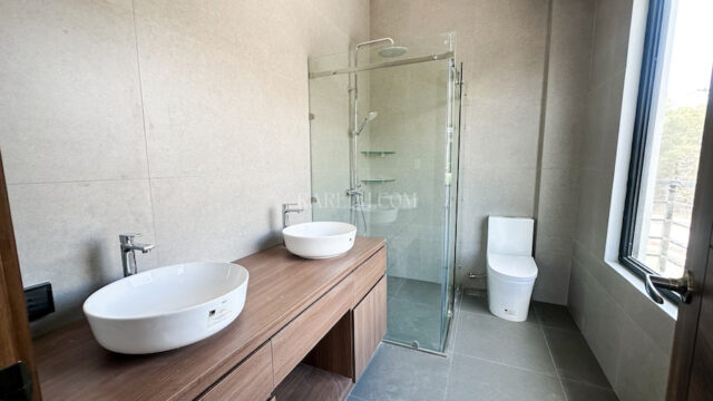 solen residences master bathroom