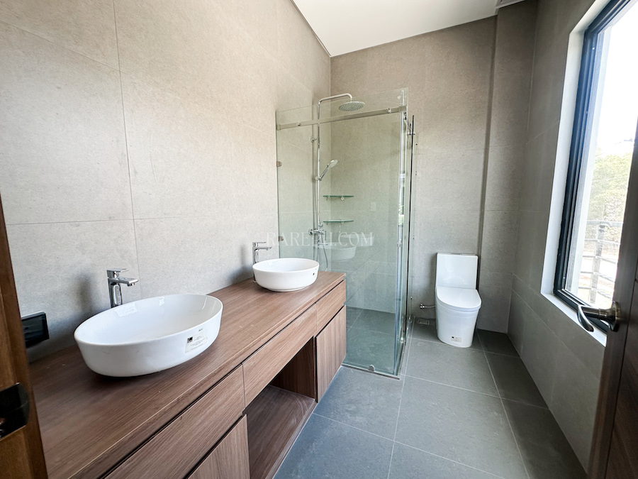 solen residences master bathroom