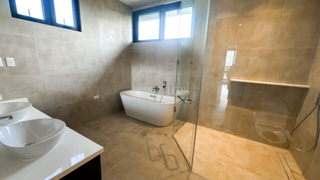 ayala westgrove heights house with pool 16 master bathroom