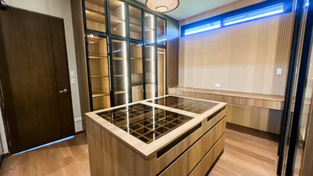 ayala westgrove heights house with pool 17 master bed with walk in closet