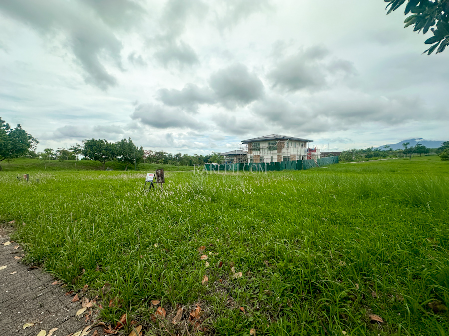 riomonte lot for sale near the main park side 2
