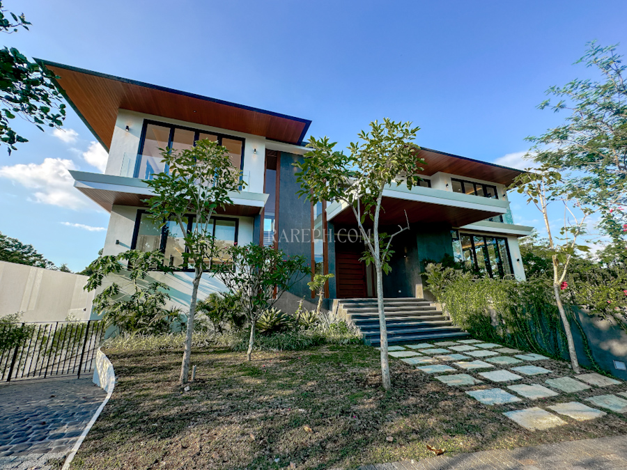 santierra nuvali 4br brand new house (rare!) facade v2
