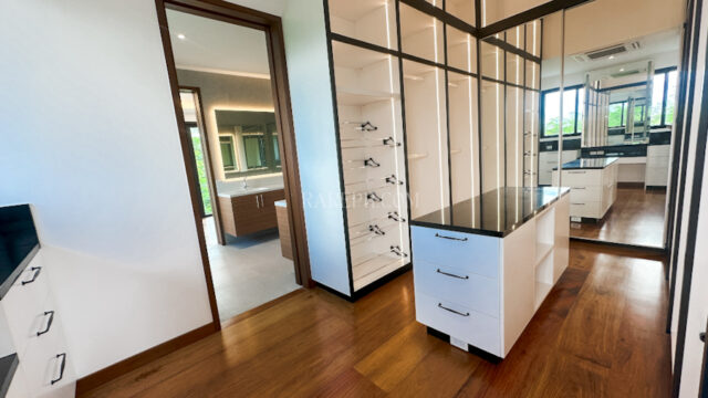 santierra nuvali 4br brand new house walkin closet