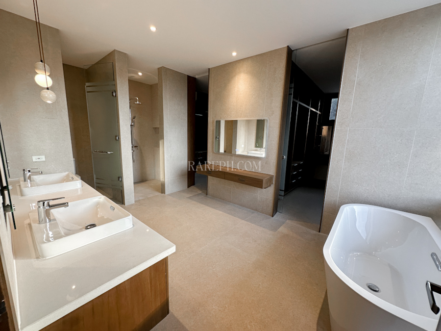 ayala westgrove heights house with pool villa serena primary suite bathroom