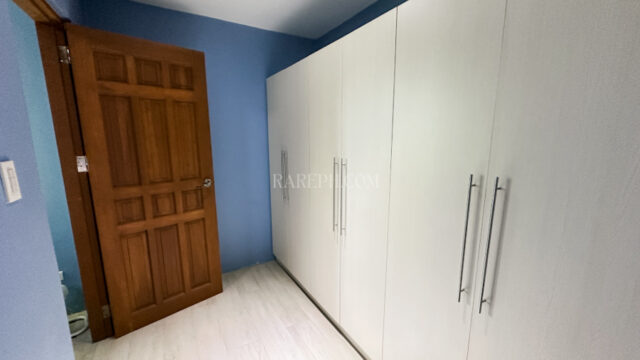 mirala nuvali modern home blue room walkin closet