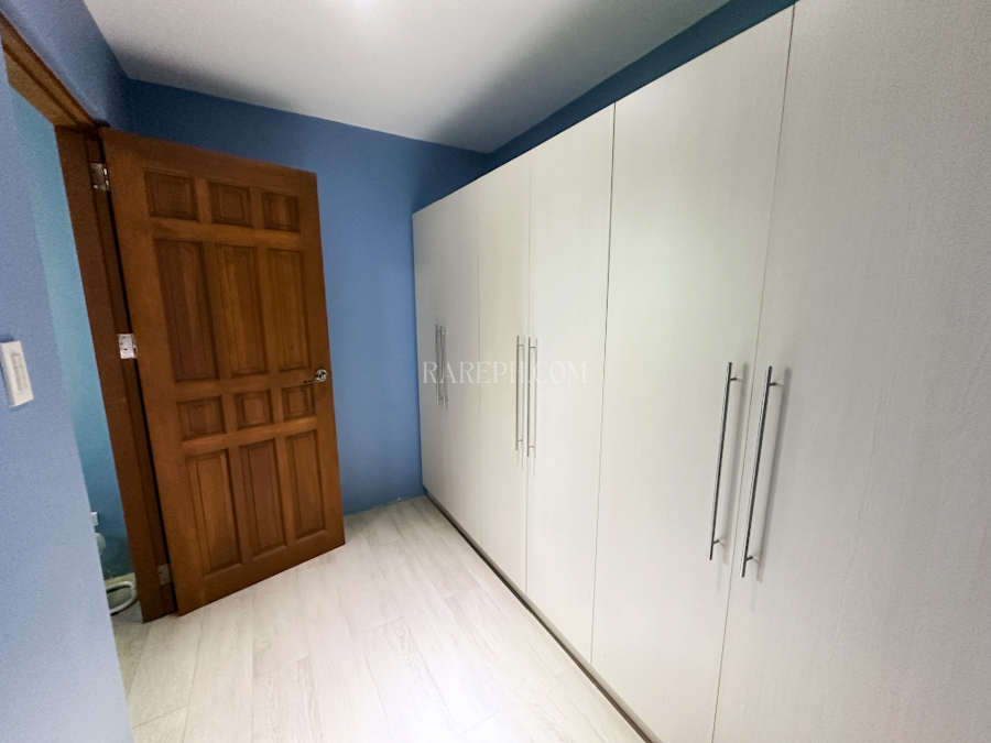 mirala nuvali modern home blue room walkin closet