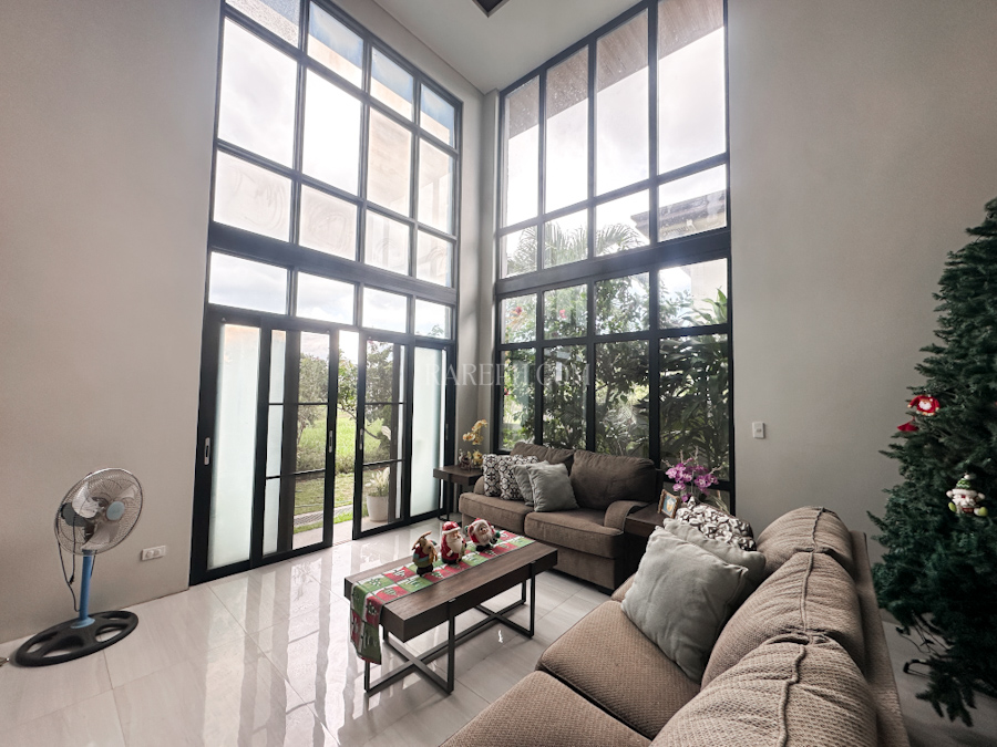 mirala nuvali modern home living area