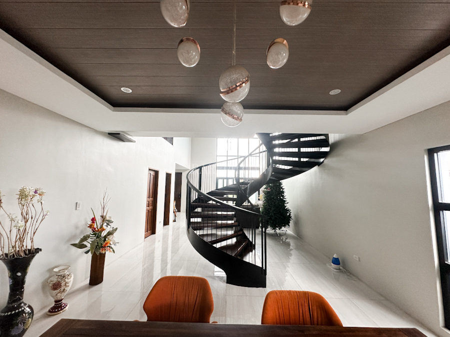 mirala nuvali modern home staircase