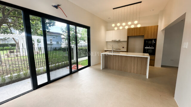ridgeview estates nuvali laguna kitchen & living area