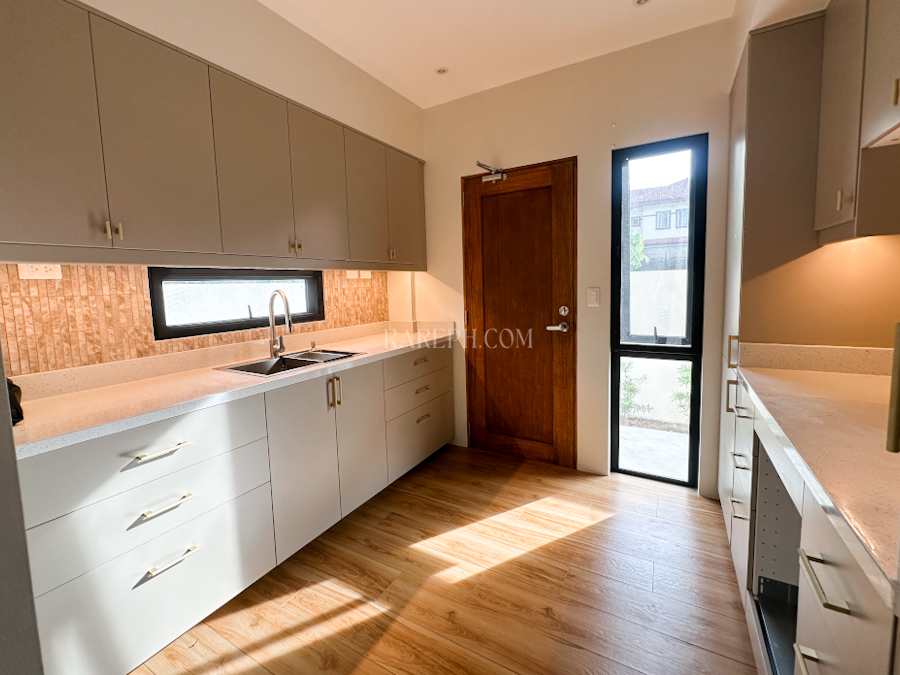 south forbes villas catalonia house galley kitchen v2