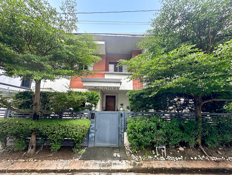 mahogany place acacia estates taguig house for sale facade