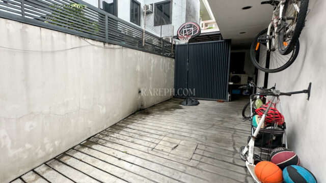 mahogany place acacia estates taguig house for sale garage