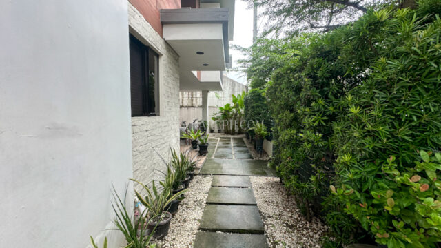 mahogany place acacia estates taguig house for sale garden