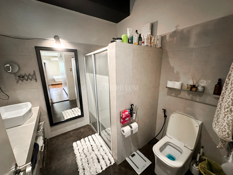 mahogany place acacia estates taguig house for sale master bathroom