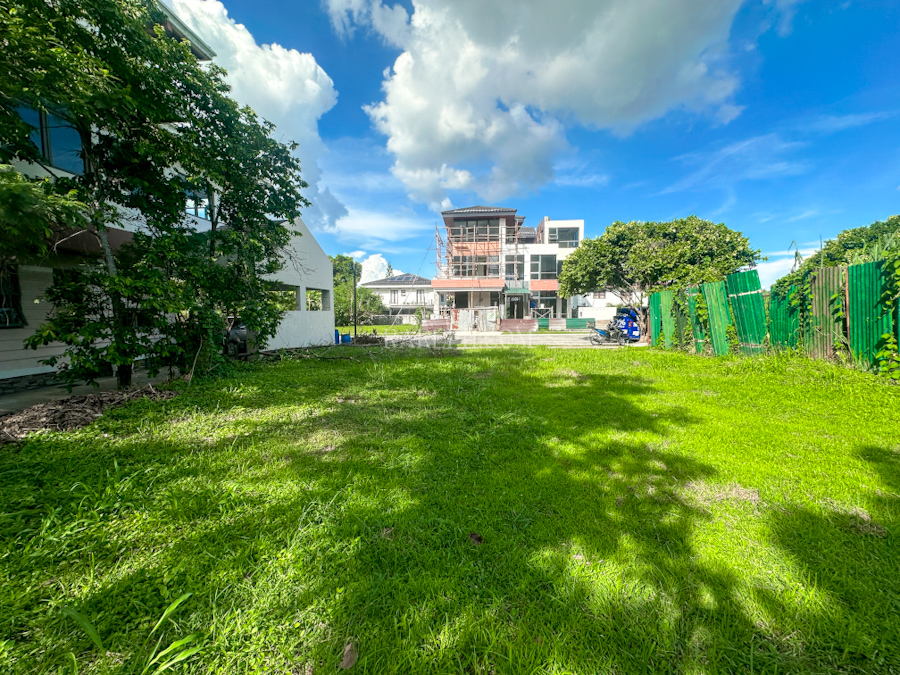 tokyo mansions vacant lot 300 sqm square lot back