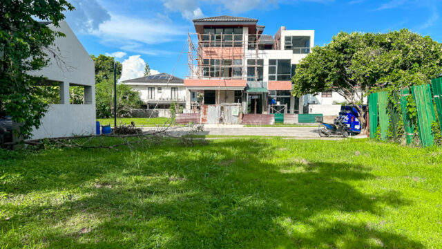 Single Category tokyo mansions vacant lot 300 sqm square lot backing