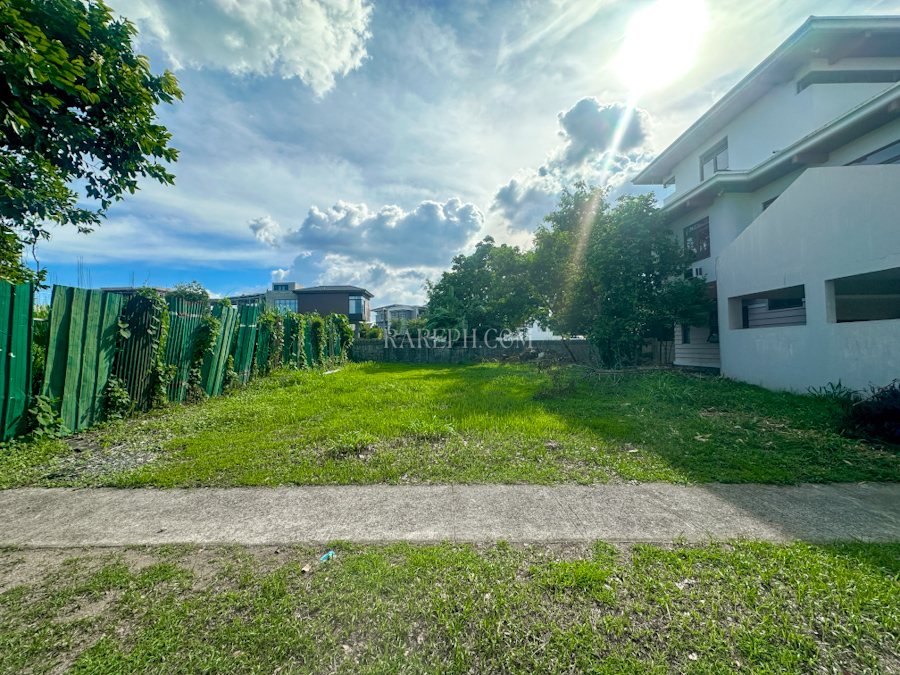tokyo mansions vacant lot 300 sqm square lot frontage