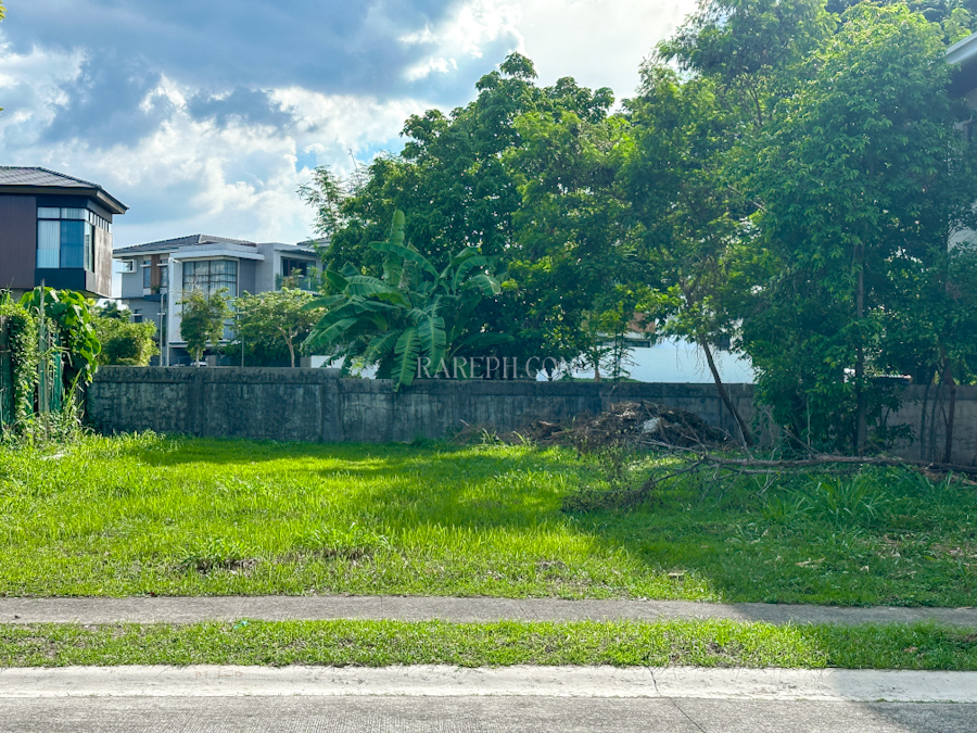 tokyo mansions vacant lot 300 sqm square lot