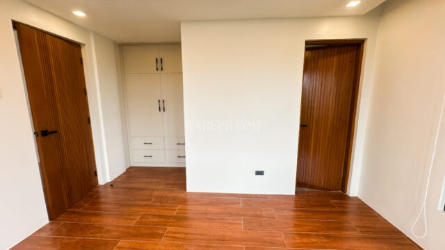 chateaux de paris house for sale bedroom 2 with closet