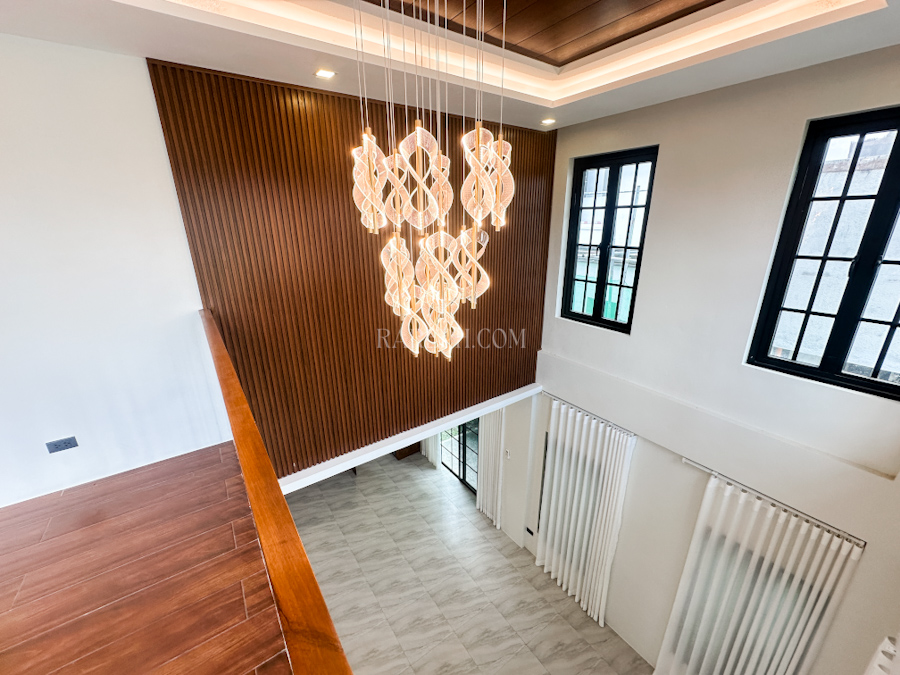 chateaux de paris house for sale double volume ceiling