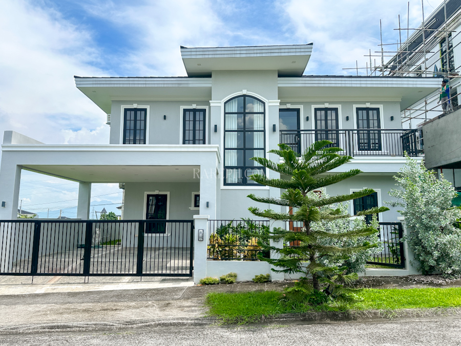 chateaux de paris house for sale facade and frontage