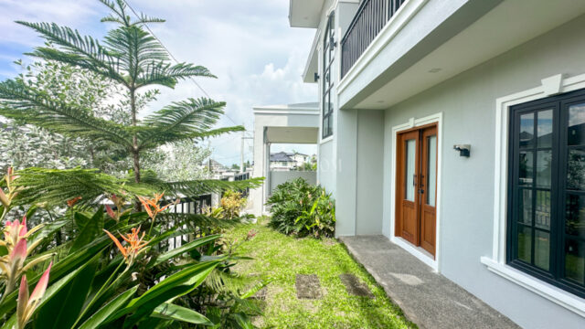 chateaux de paris house for sale garden