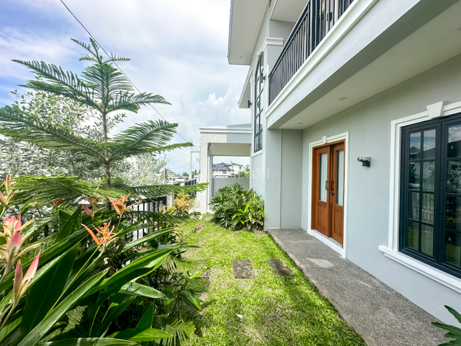 chateaux de paris house for sale garden