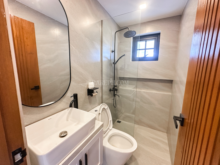 chateaux de paris house for sale ground floor bathroom