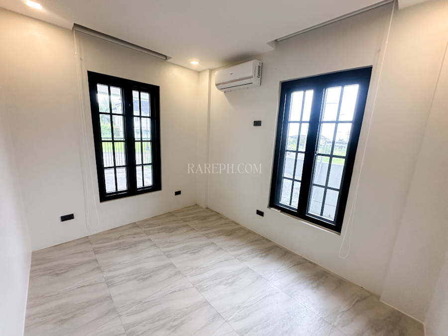 chateaux de paris house for sale ground floor bedroom