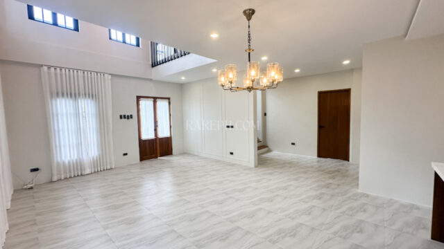 chateaux de paris house for sale living & dining area