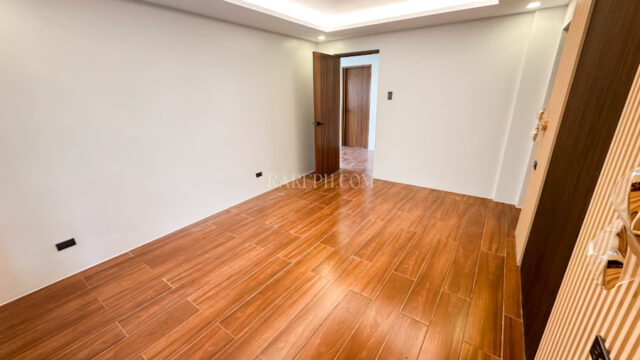 chateaux de paris house for sale master bedroom