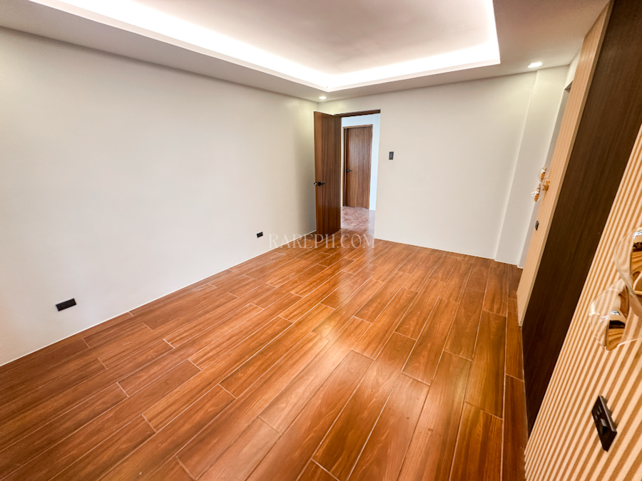 chateaux de paris house for sale master bedroom